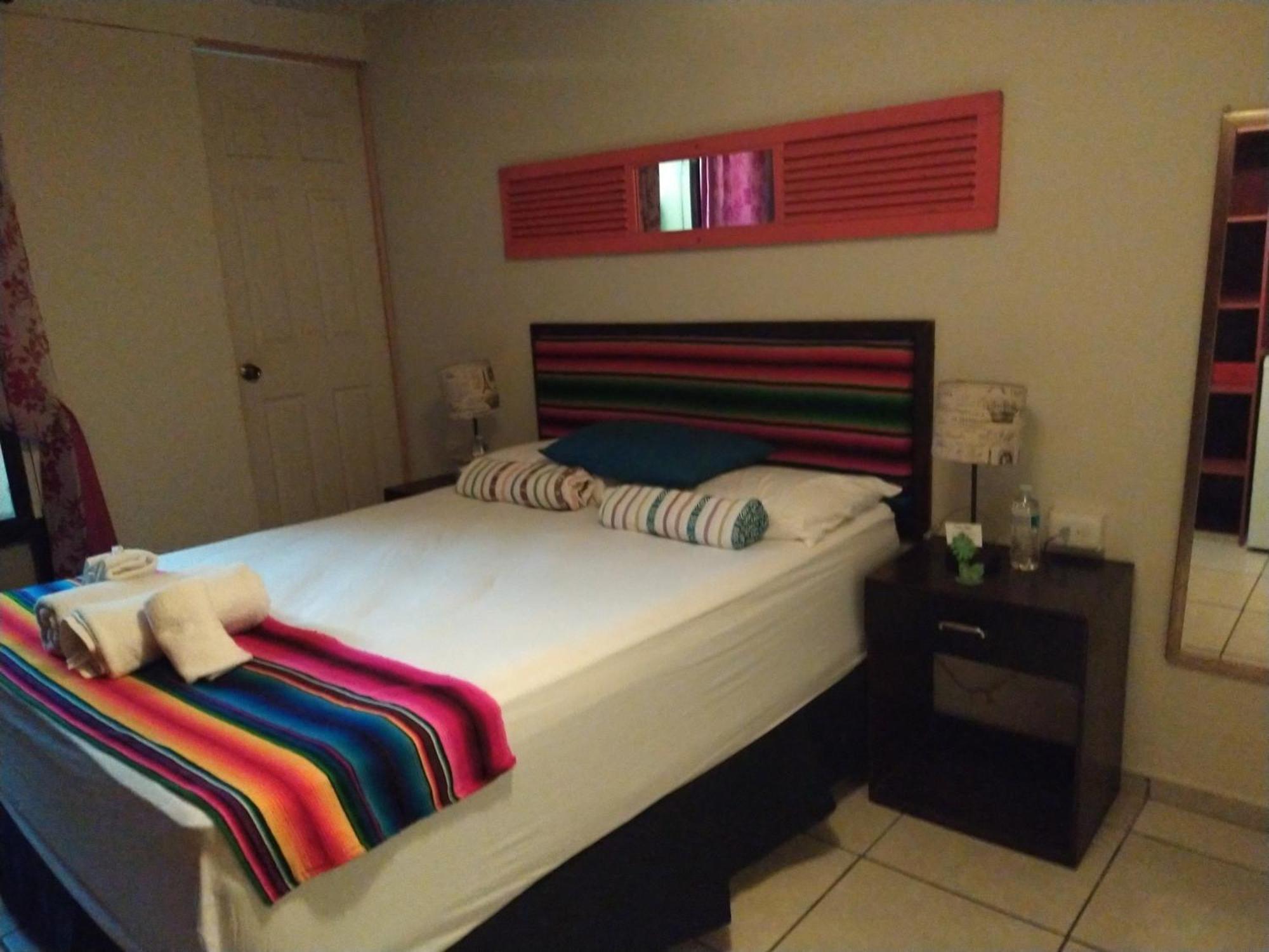 Hotel Antiguo Antiguo Cuscatlan Bilik gambar